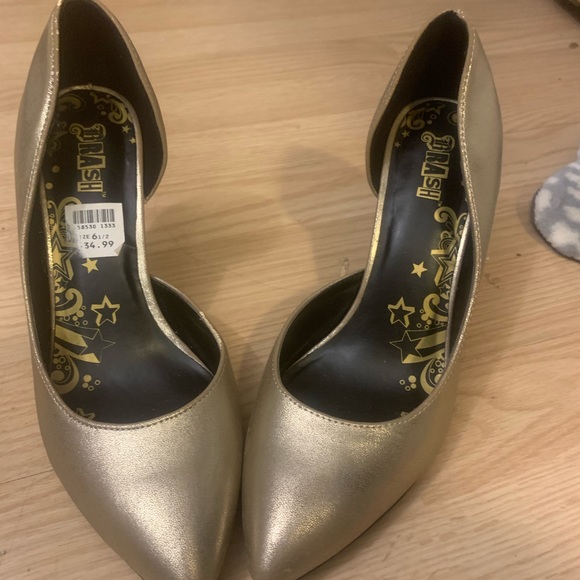 Heels - Picture 4 of 4